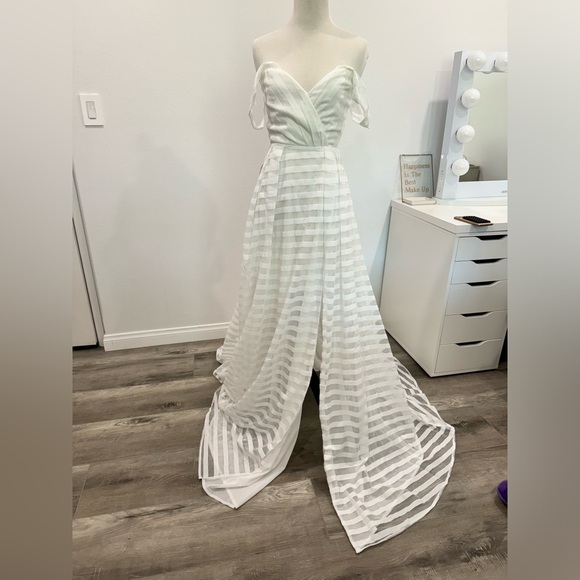 Alamour the Label White Sandy Gown Size S - Picture 5 of 12